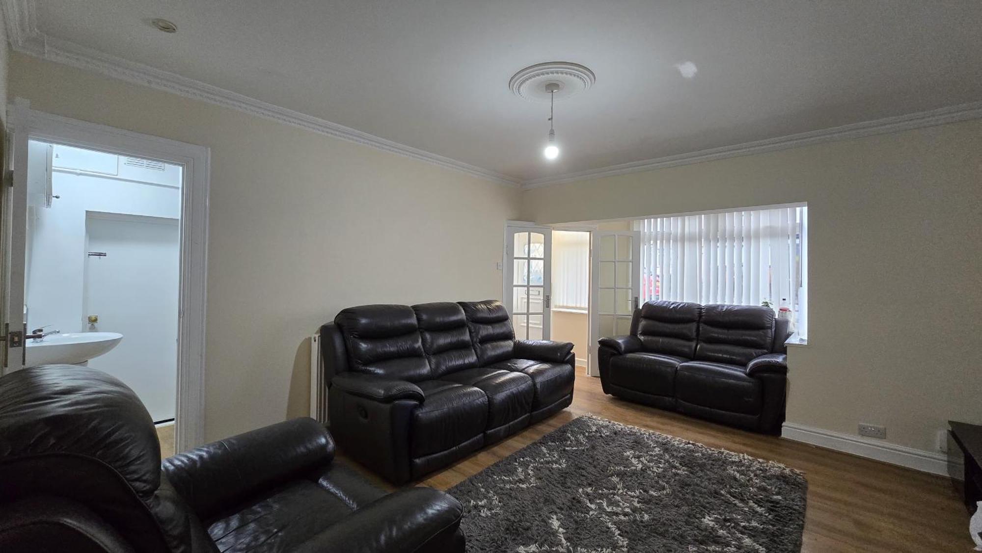 Entire Three Bedroom House In Birmingam Exterior foto